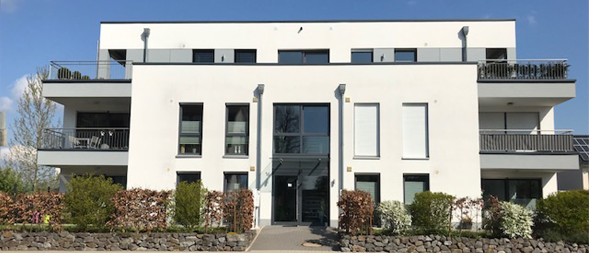 Herkenhoff Referenz hohe Fenster und Haustür